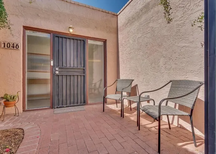 Warm & Quaint Retreat With Pool Tucson